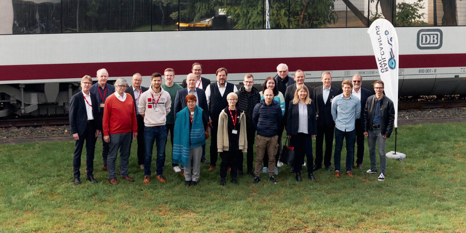 Kohorte des Studiengangs „Digitale Bahnsysteme“